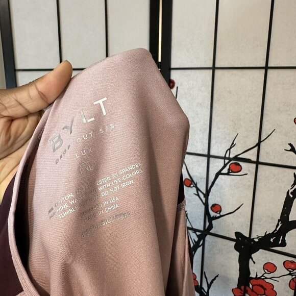 BYLT Shirt Men Size XL Drop Cut Wrinkle Free Lux Stretch Burgundy Colorblock New - Picture 5 of 5